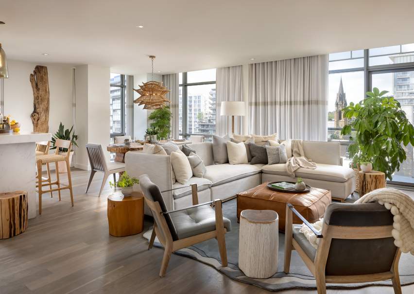 En-suite living area 