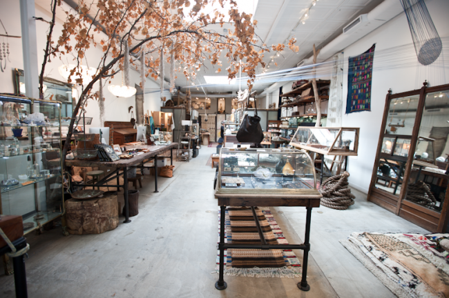 Love Adorned boutique interior image